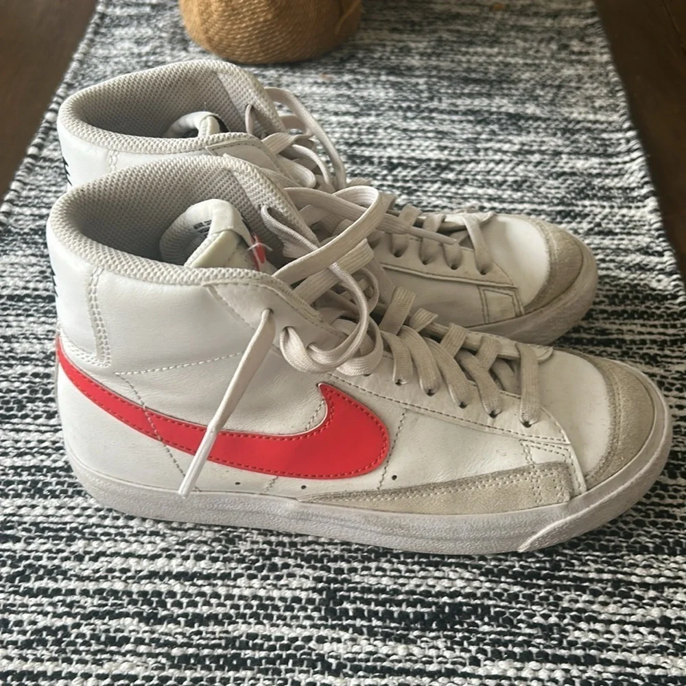 Nike Blazers white/orange/blue size 5 youth